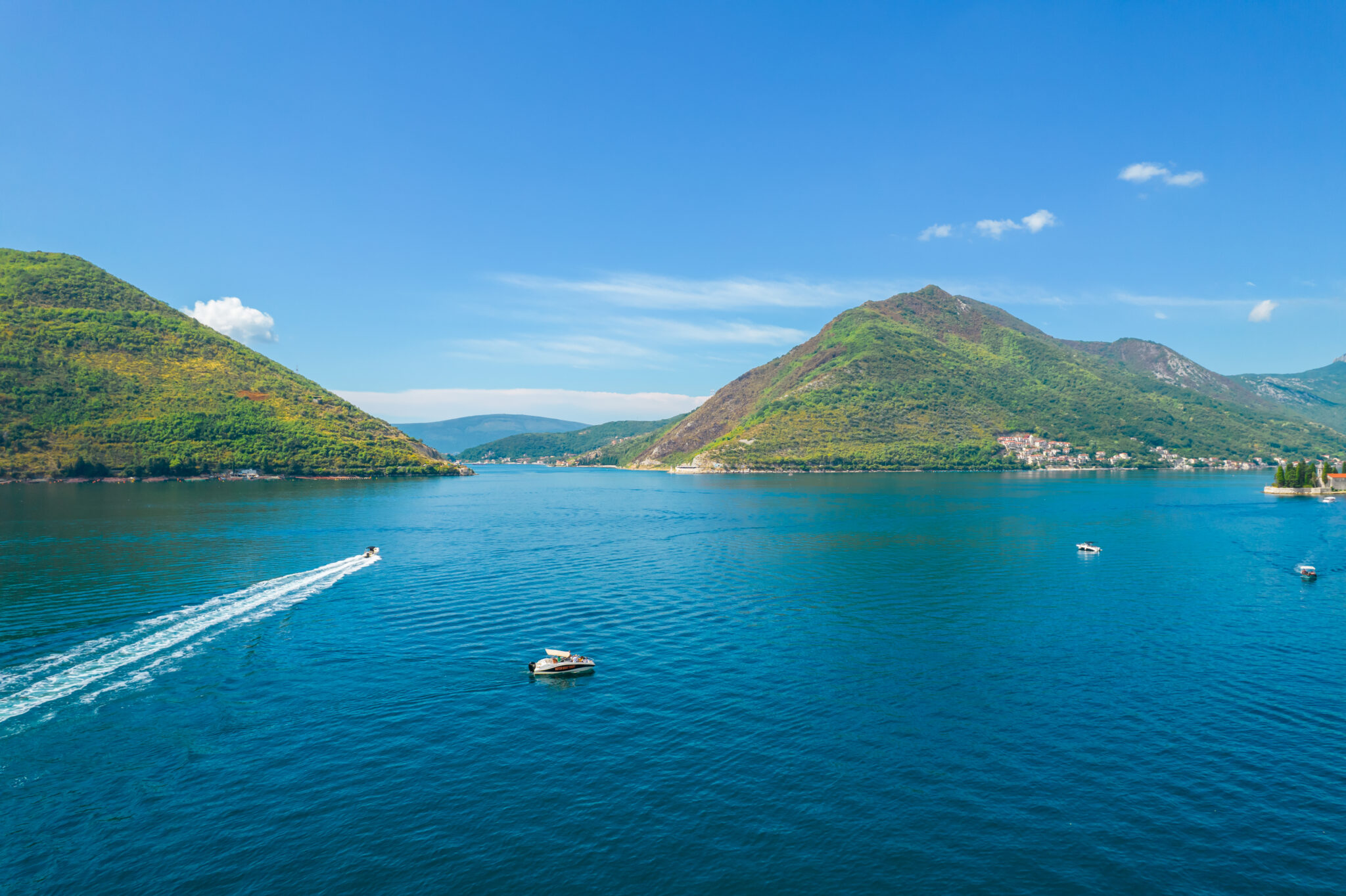 Czarnogóra Zatoka Kotorska Perast łodzie