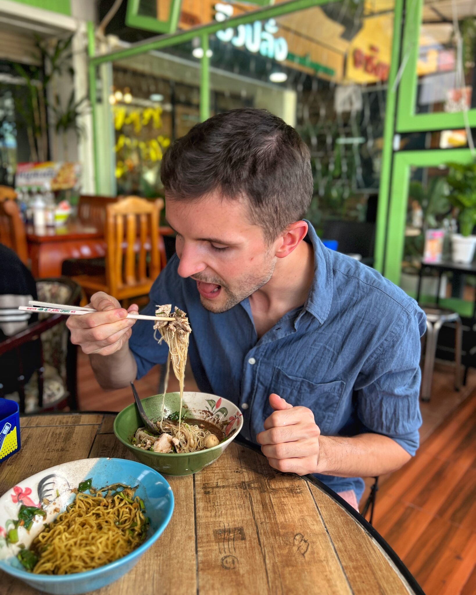 Tajlandia Ayutthaya chłopak zupa restauracja