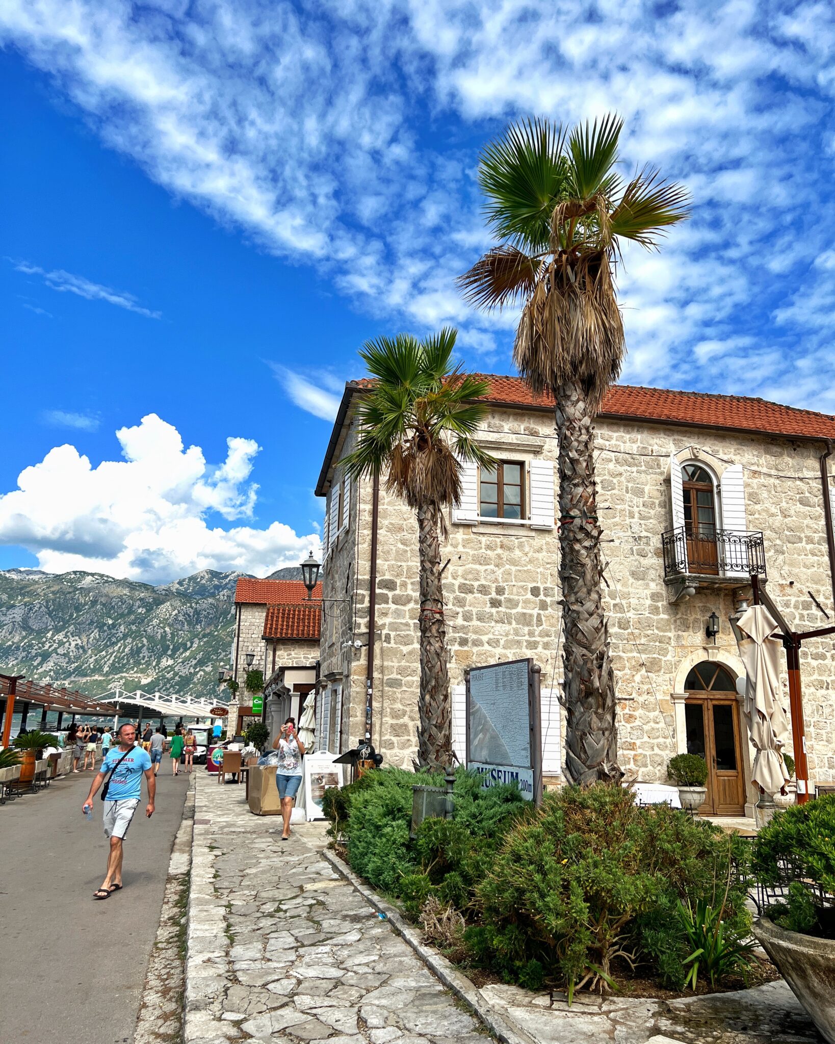 Czarnogóra Zatoka Kotorska promenada