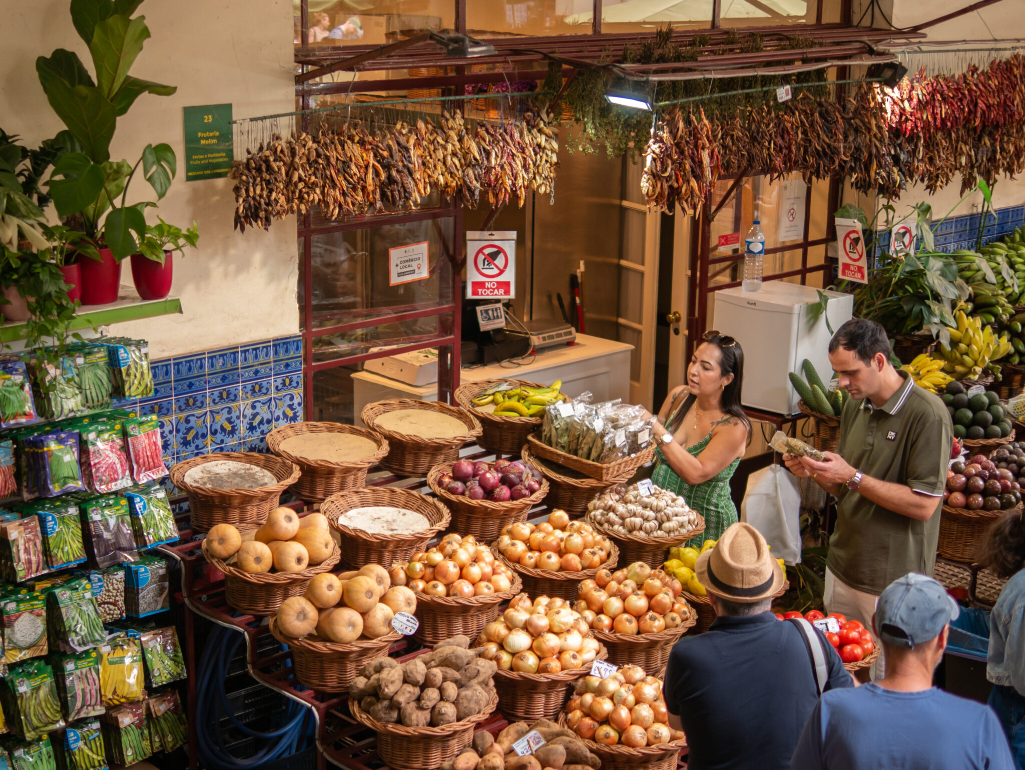 Madera Funchal Mercado dos Lavradores ludzie owoce