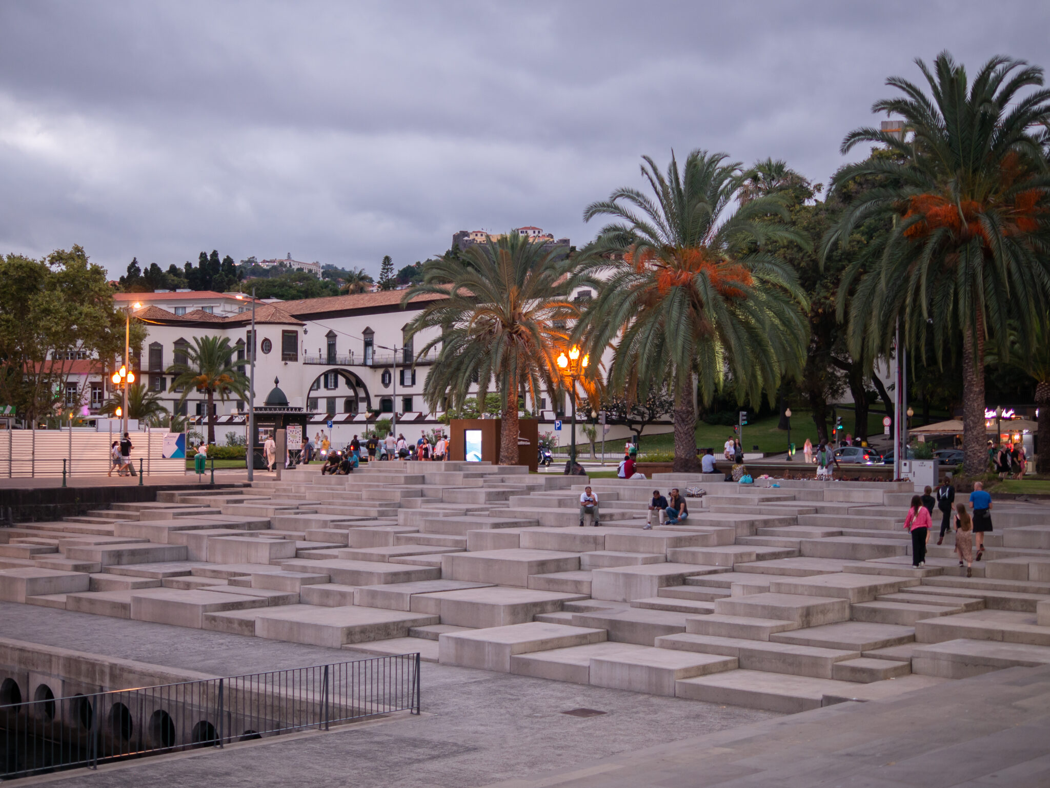 Madera Funchal Avenida do Mar schodki