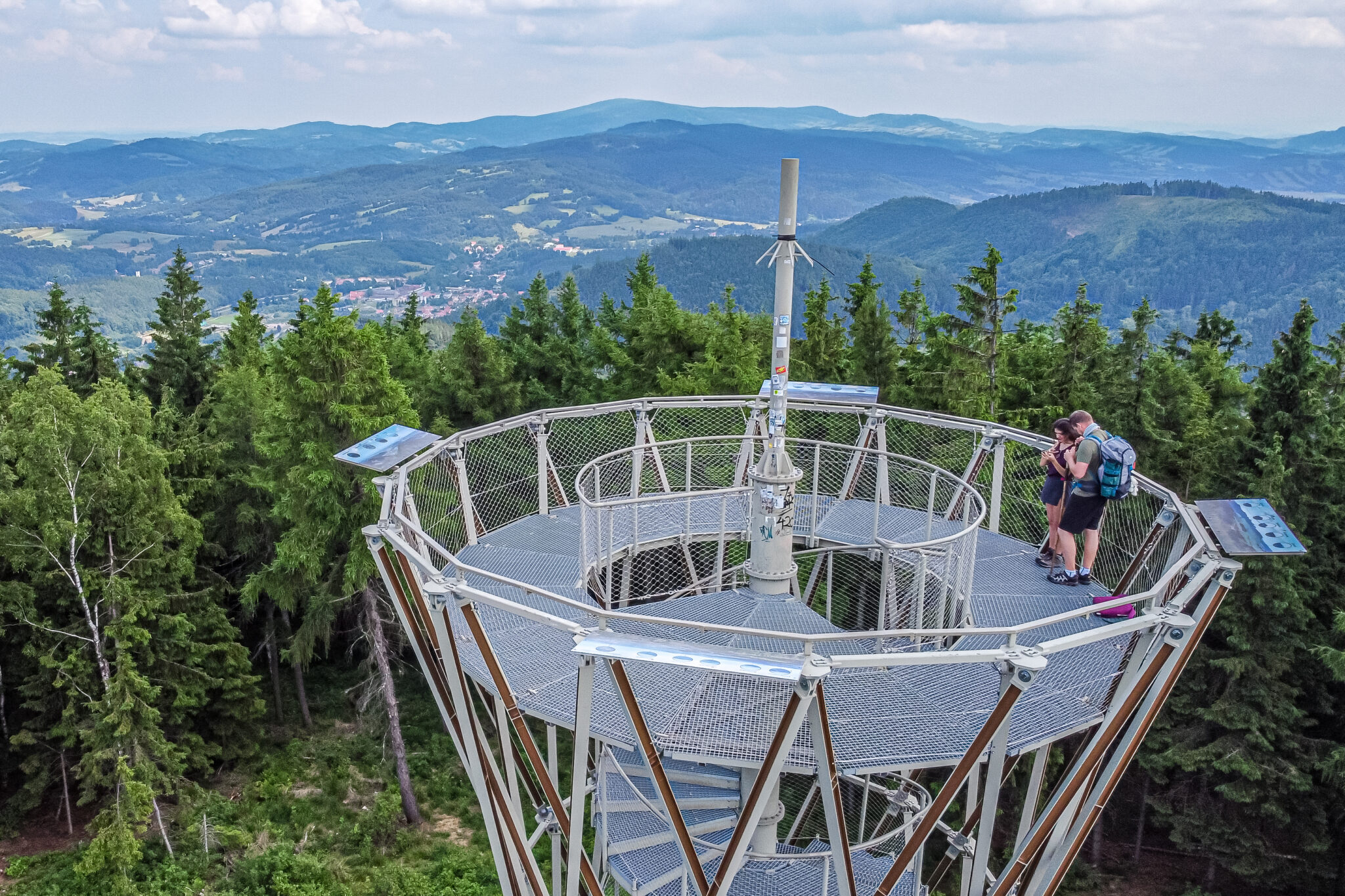 Wieża widokowa na Borowej panorama widok z drona