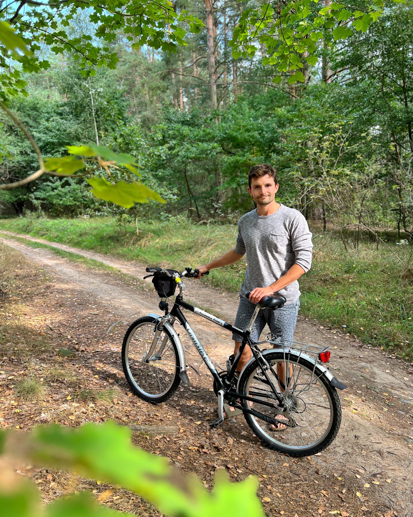 Kociewie chłopak rower las