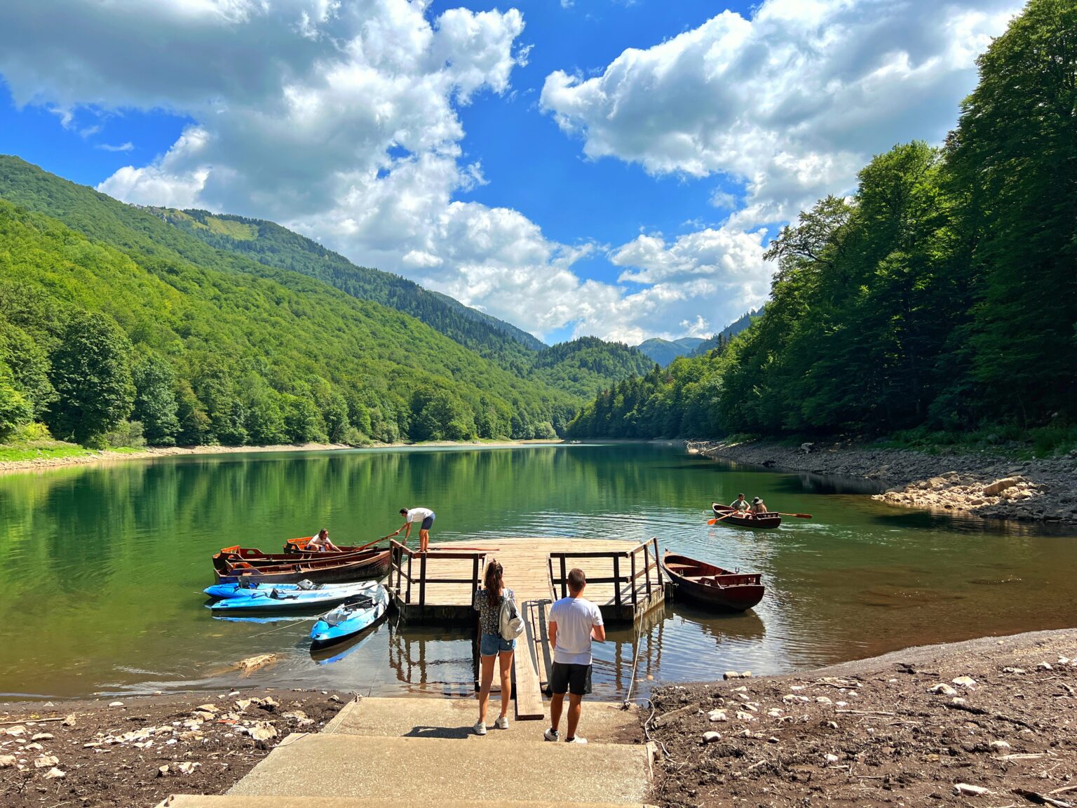 Czarnogóra Biogradsko Jezero podest jezioro ludzie