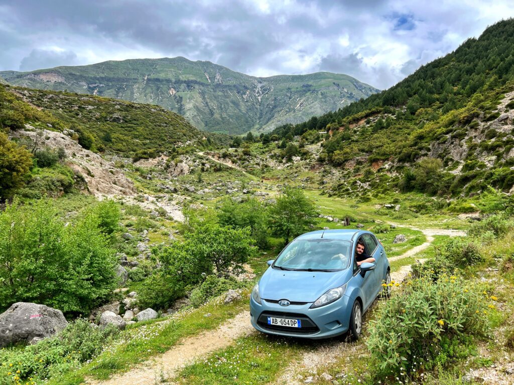 Albania wieś Dukat auto krajobraz
