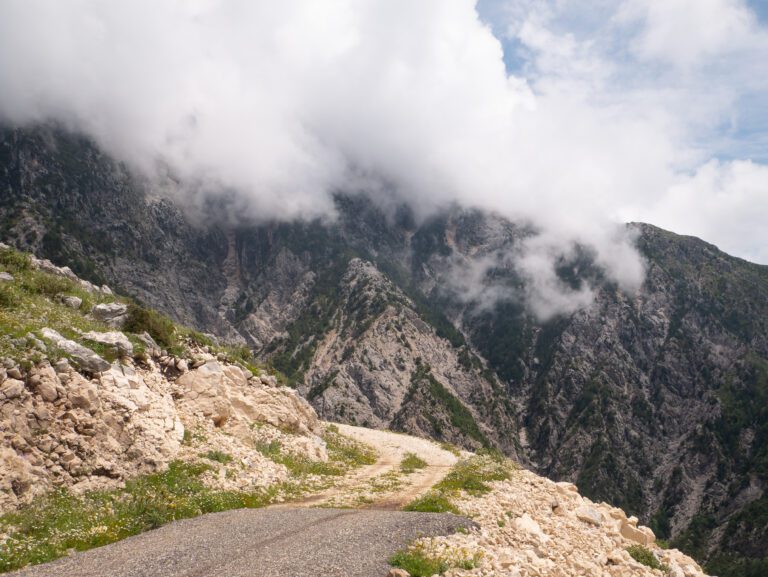 Albania Przełęcz Llogara chmury