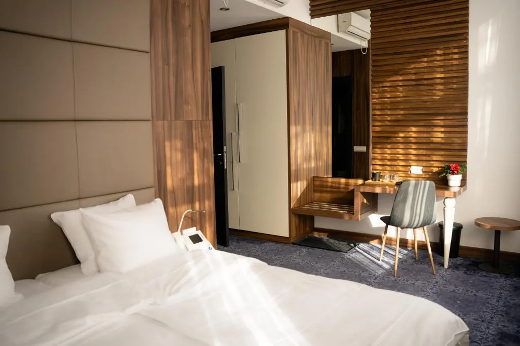 Olivia Rooms