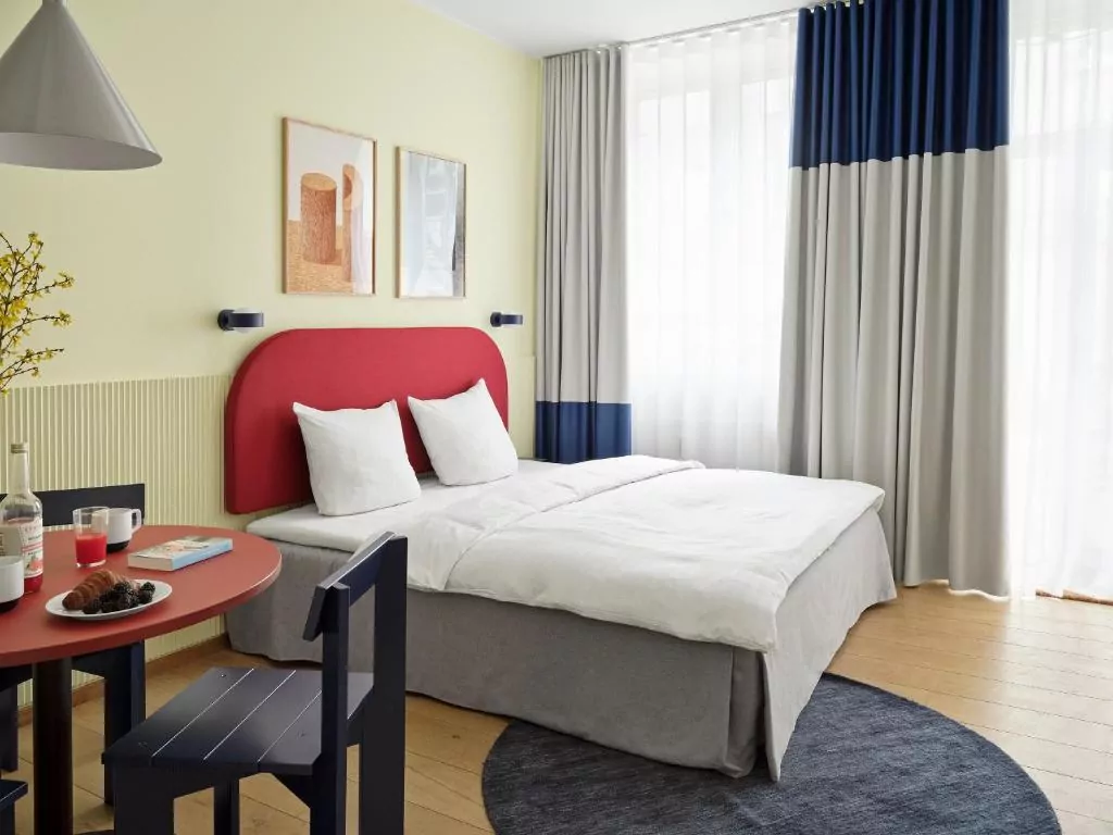 3 koluny BRIK Apartment Hotel