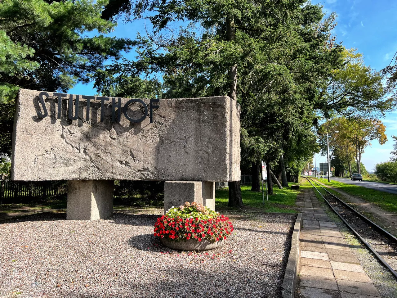 Sztutowo pomnik tory