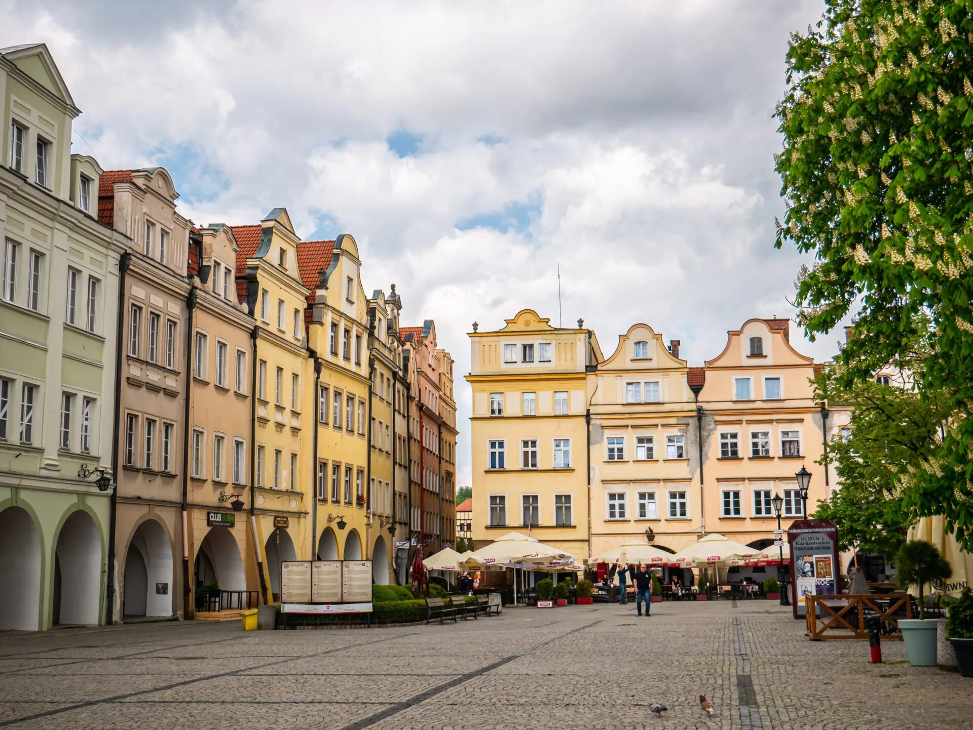 Karkonosze Jelenia Góra miasto kamienice rynek