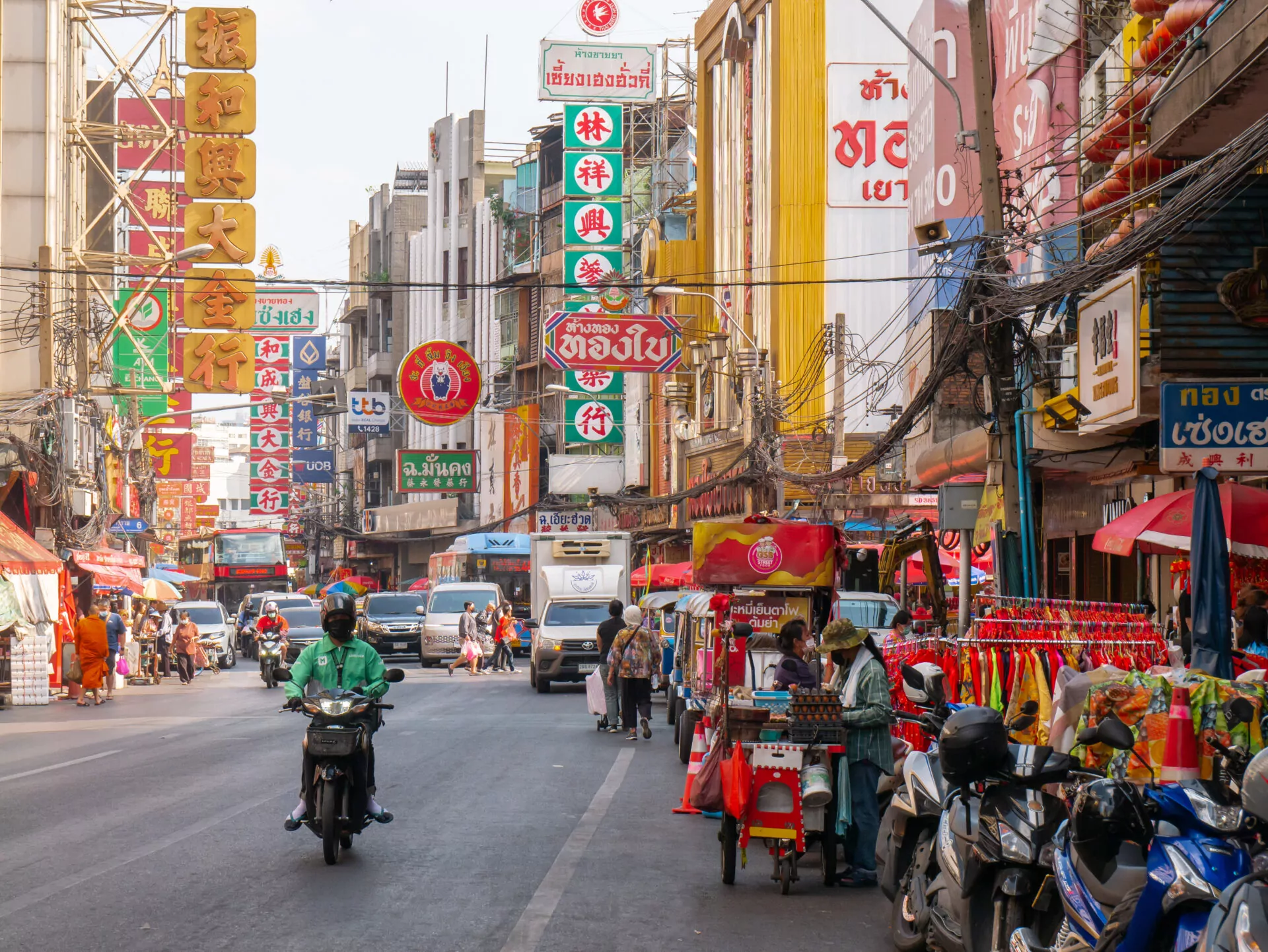 Bangkok Tajlandia ulica skuter targ miasto budynki