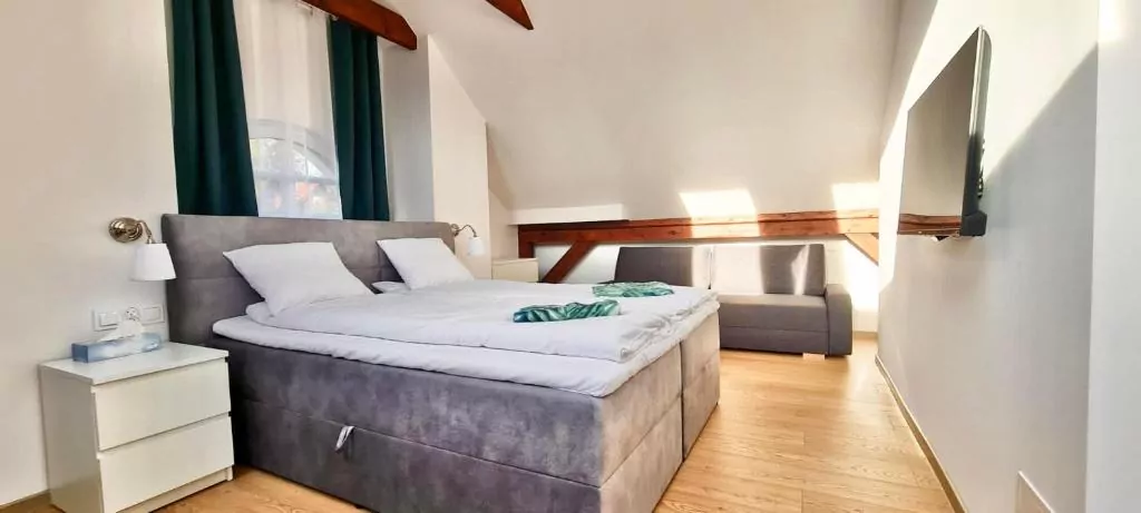 pokój hotelowy łóżka nocleg blisko najpiękniejszych szlaków gór stołowych