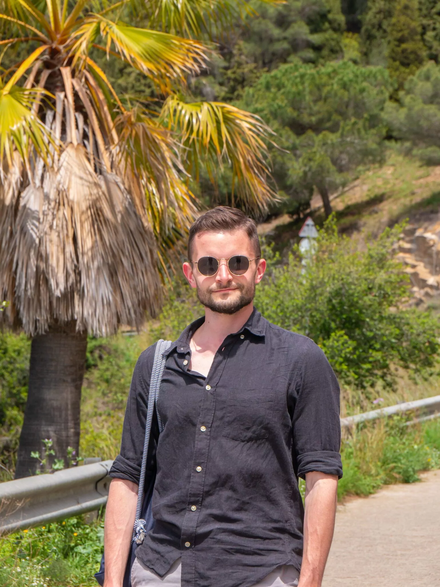 Barcelona Bartek na tle palm