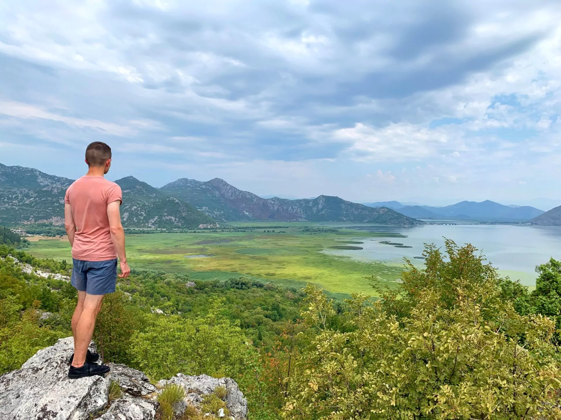 Albania Bartek wzgórza jezioro