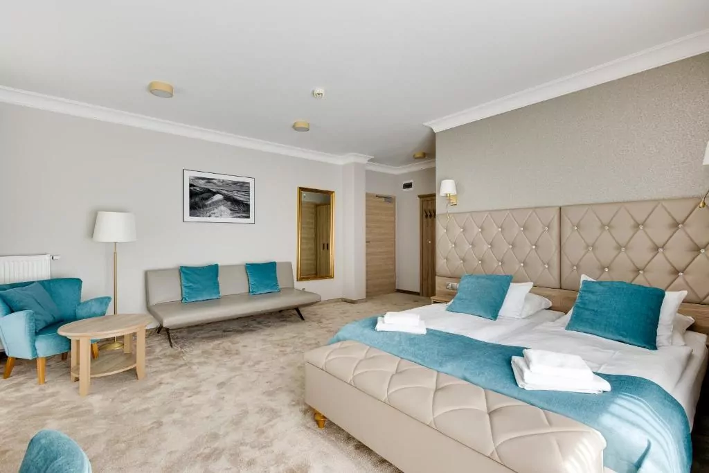 pokój hotelowy łóżko hotel spa w kołobrzegu