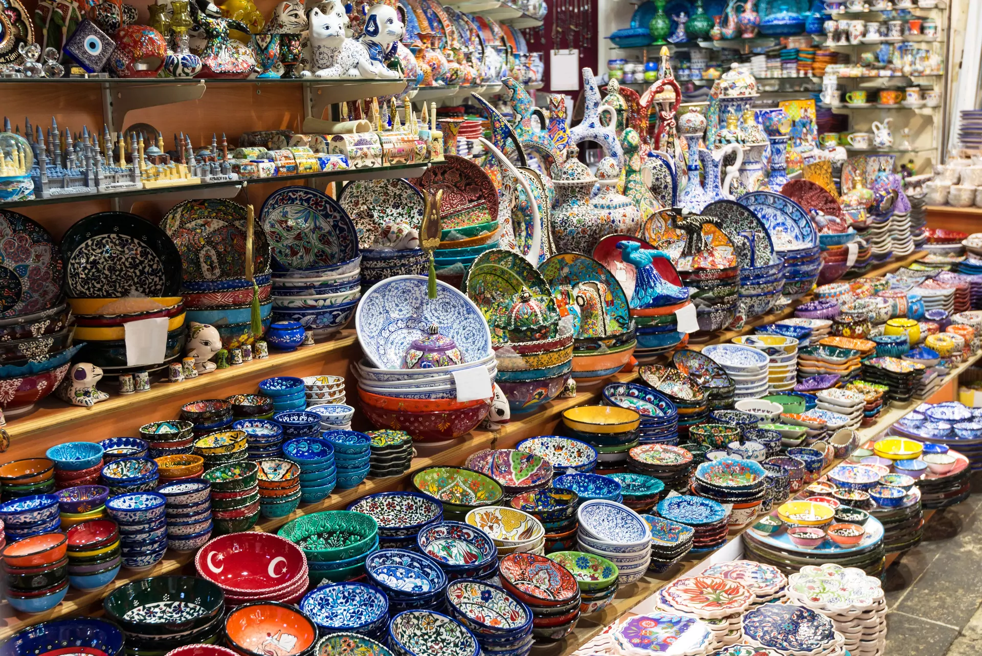 Alanya bazar ceramika talerze miski ozdoby