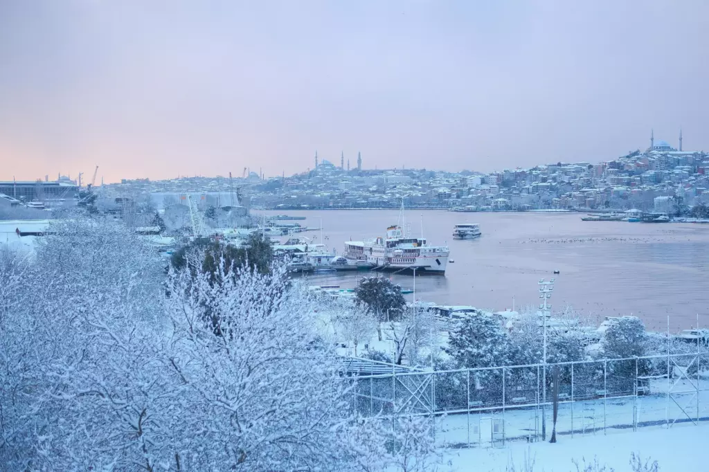 Turcja zima meczet miasto śnieg