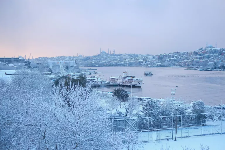 Turcja zima meczet miasto śnieg
