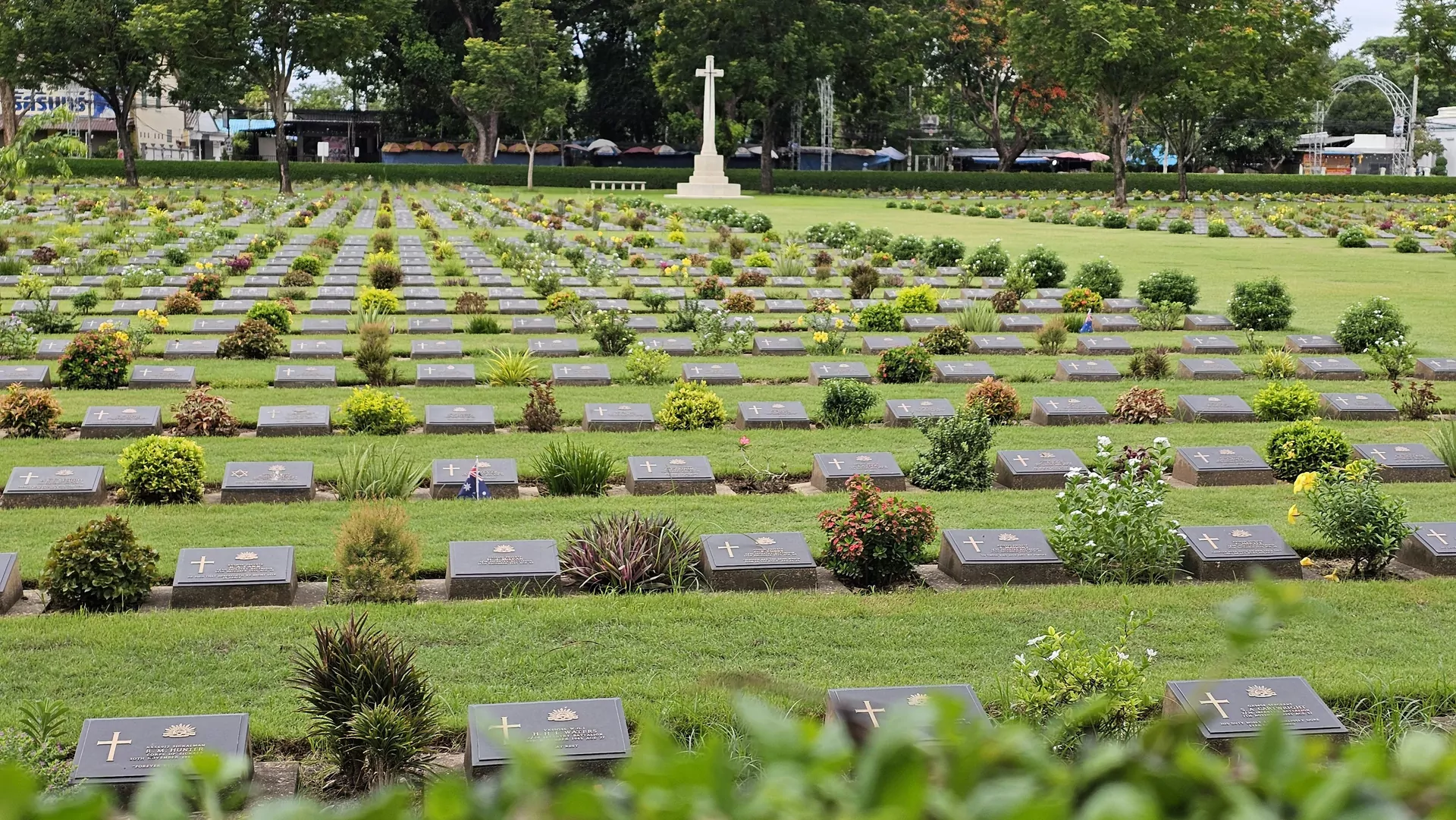 kanchanaburi war cemetery atrakcja kanchanaburi