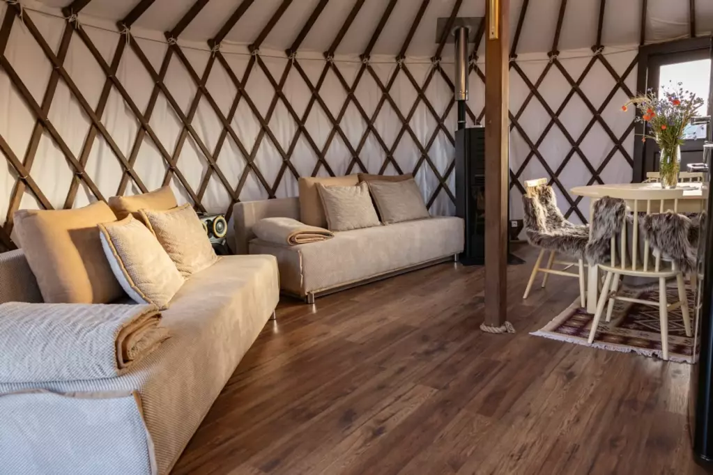 Jurtowe Wzgórze Glamping
