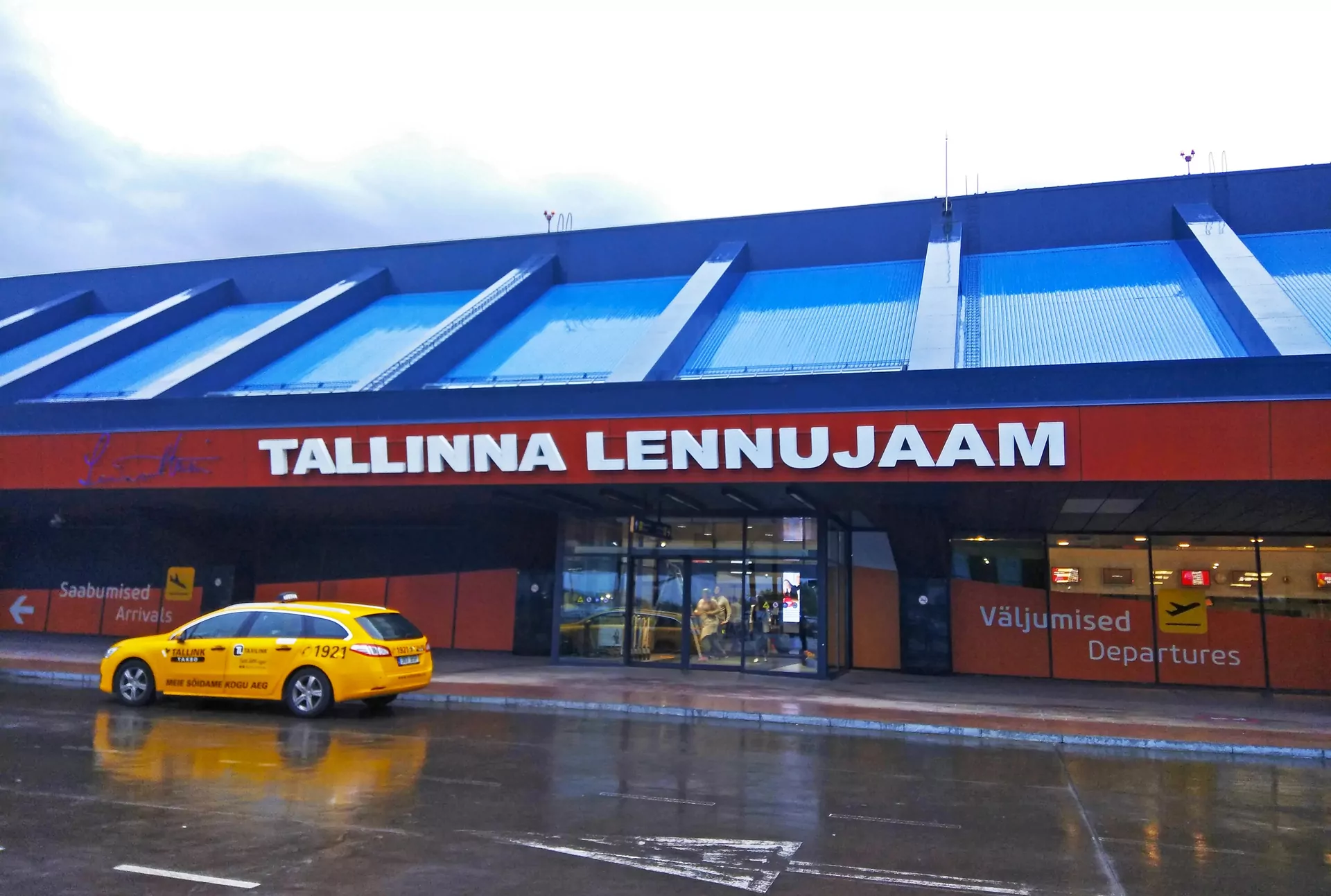 Tallin terminal taksówka lotnisko  