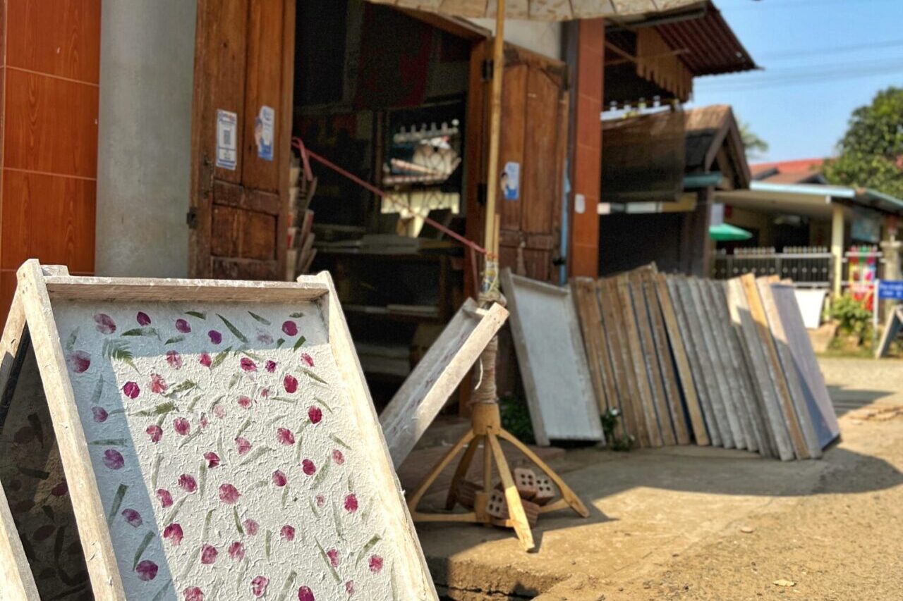 Laos Luang Prabang ramki z papierem czerpanym