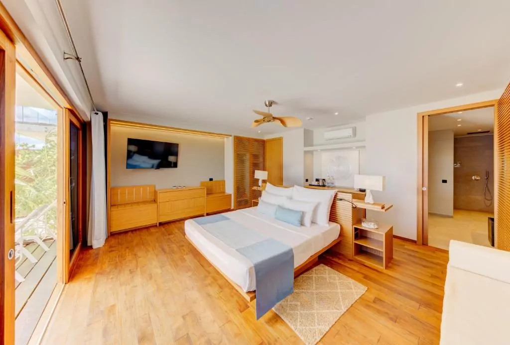 Cinnamon Velifushi Maldives