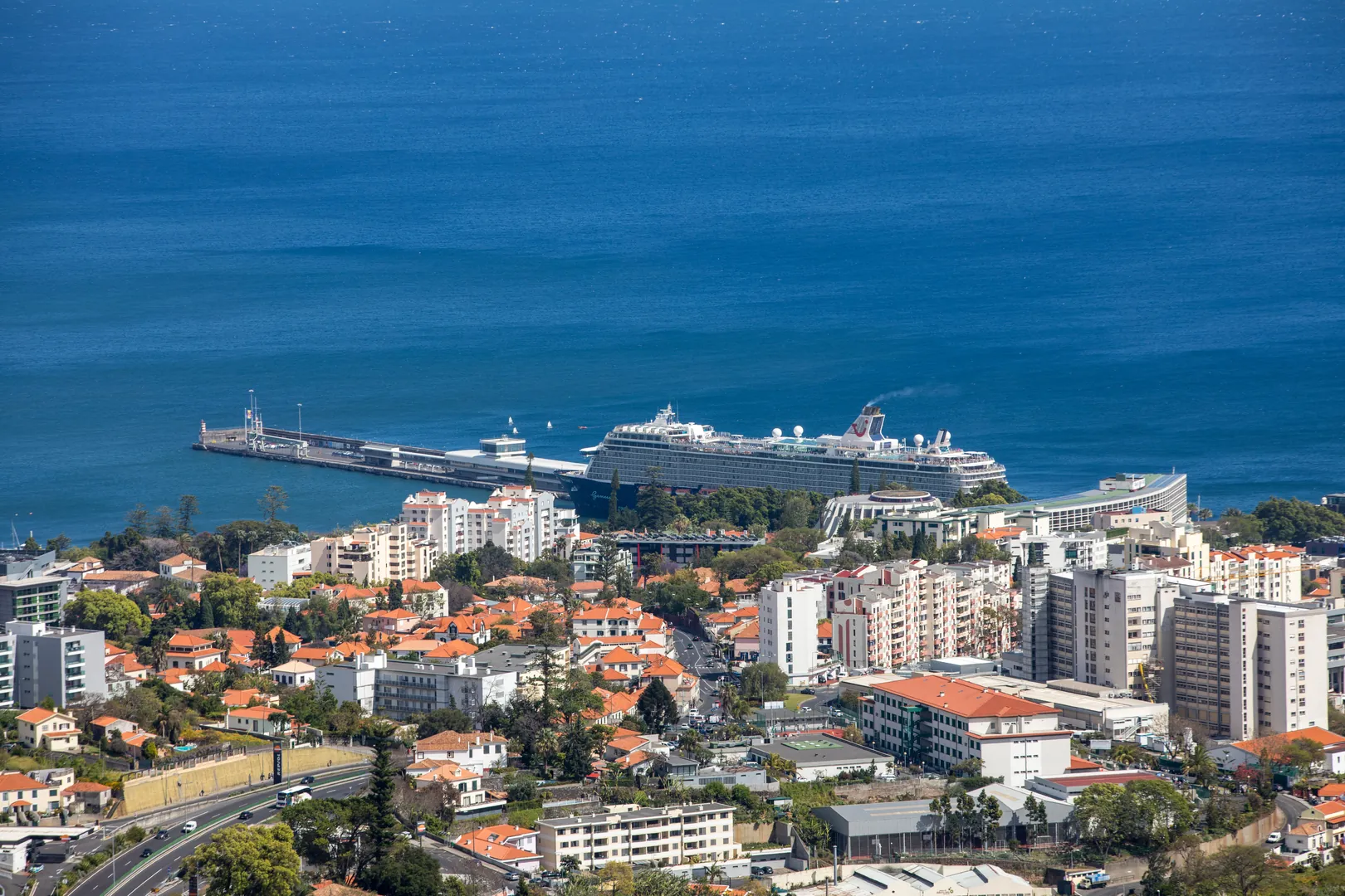 PROM Funchal Porto Santo widok na port w Funchal