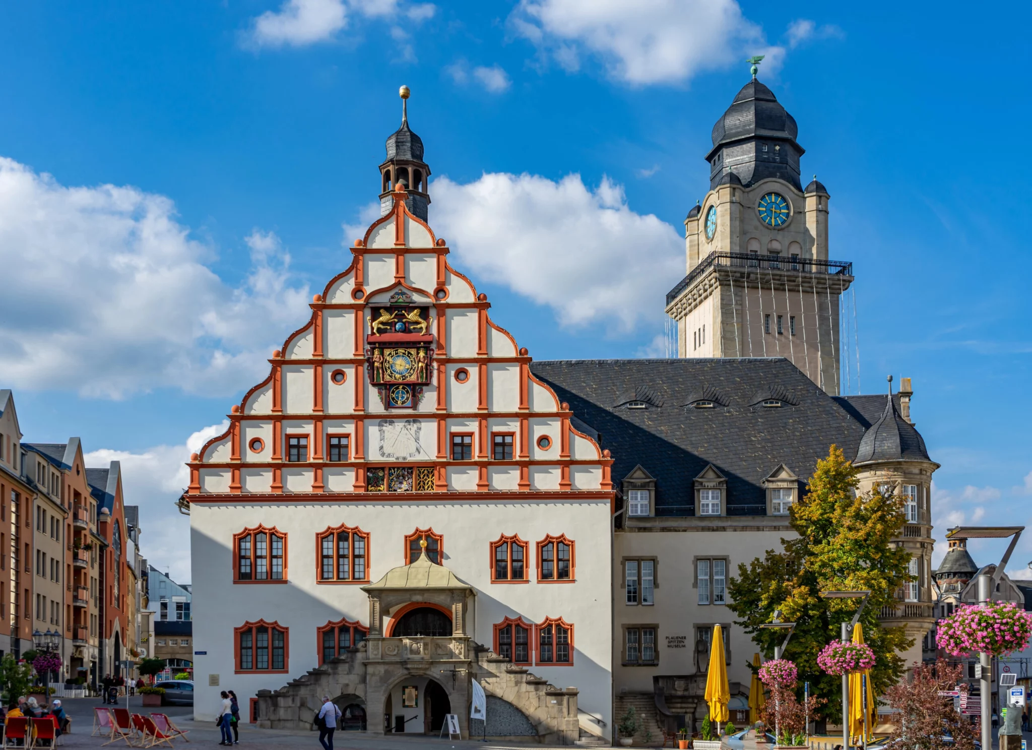 ratusz z rynkiem Plauen Niemcy Saksonia