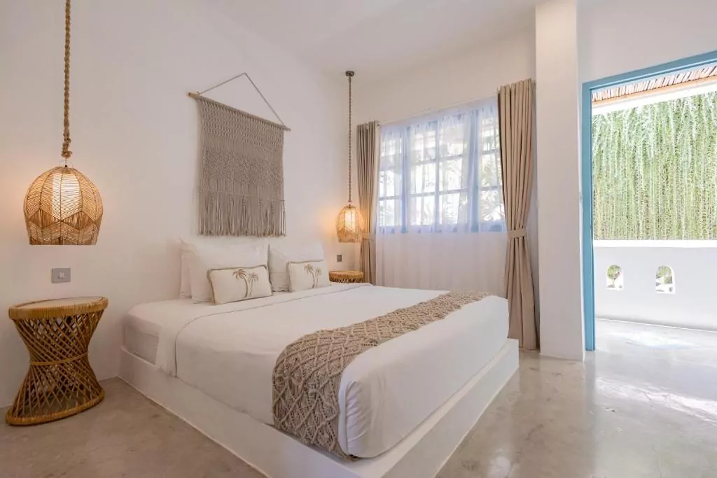 Seaesta Komodo Hotel & Hostel