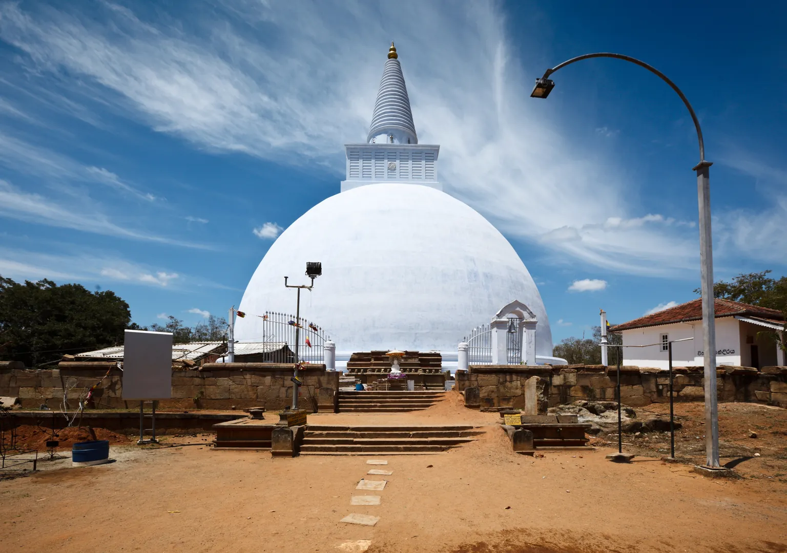 Mirisavatiya Dagoba (stupa)
