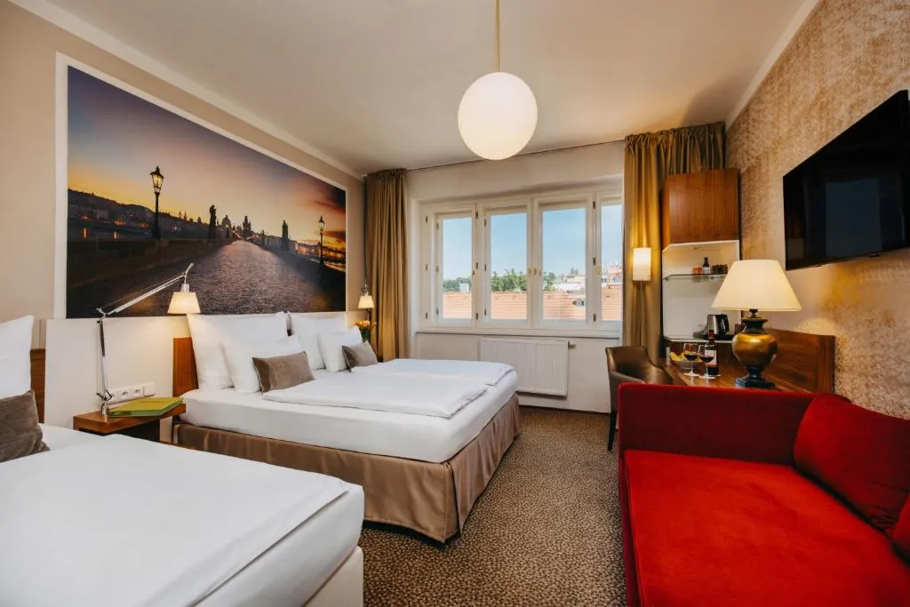 Metropolitan Old Town Hotel