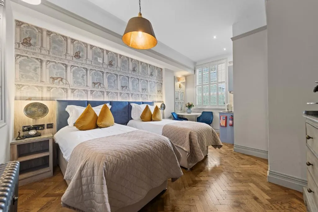 Vancouver Hotel & Studios