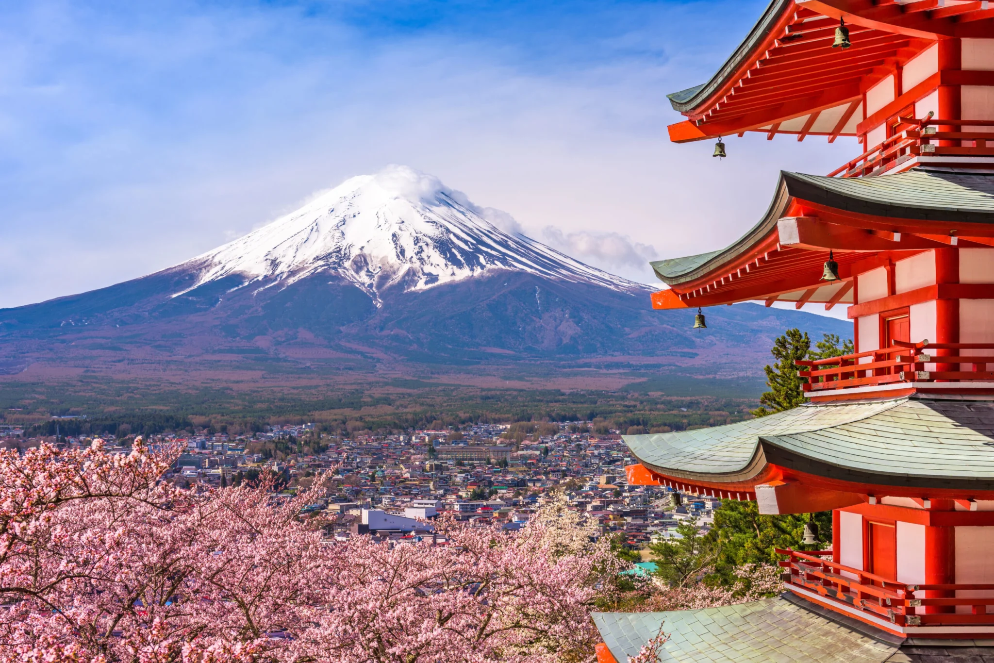 Pagoda i Fuji na wiosnę