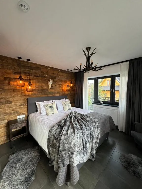 Framptons Apartments Garden & Spa