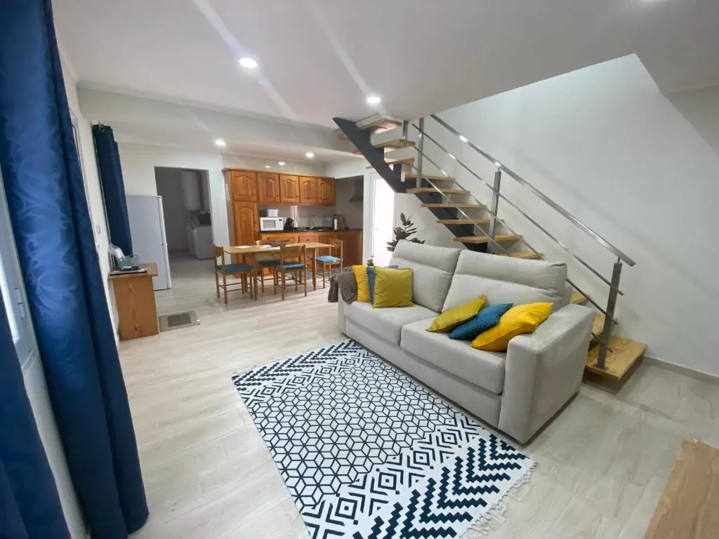 Casa da Ribeira - Mosteiros