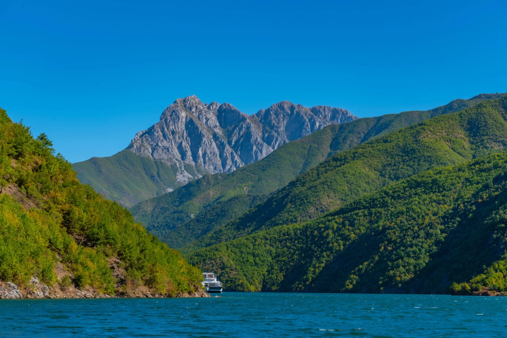Jezioro Komani