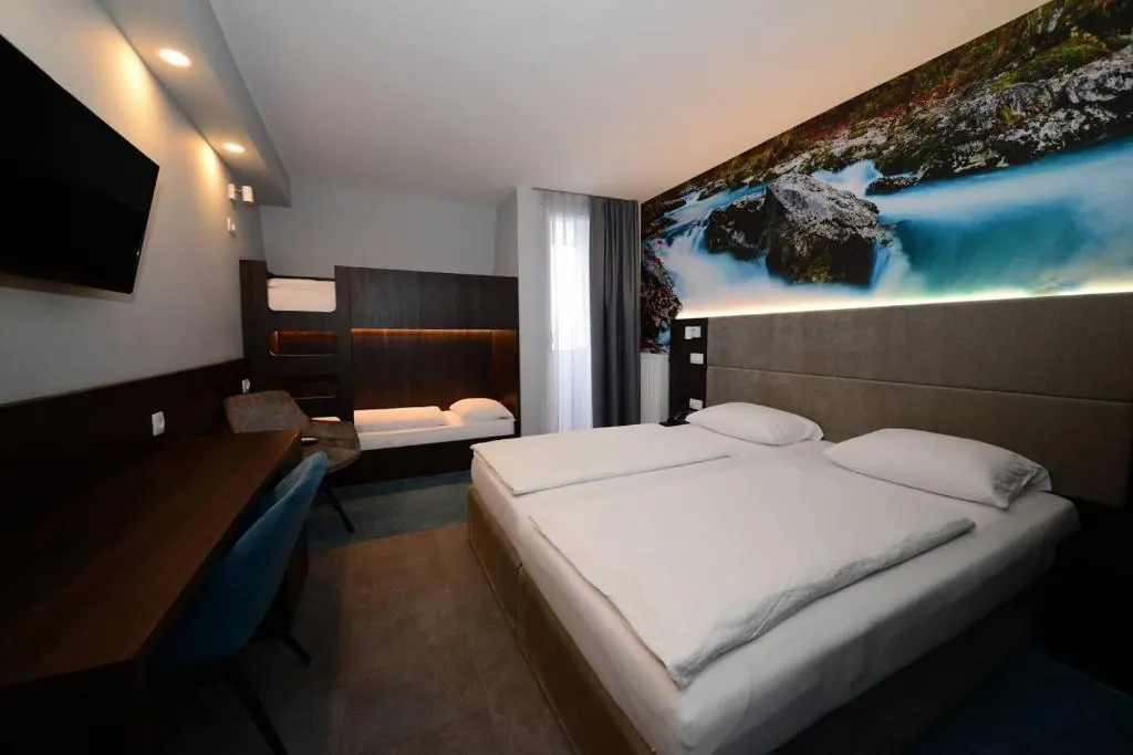 Hotel Alpina