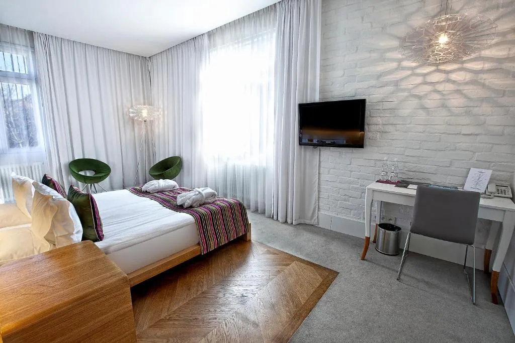 Platinum Residence Boutique