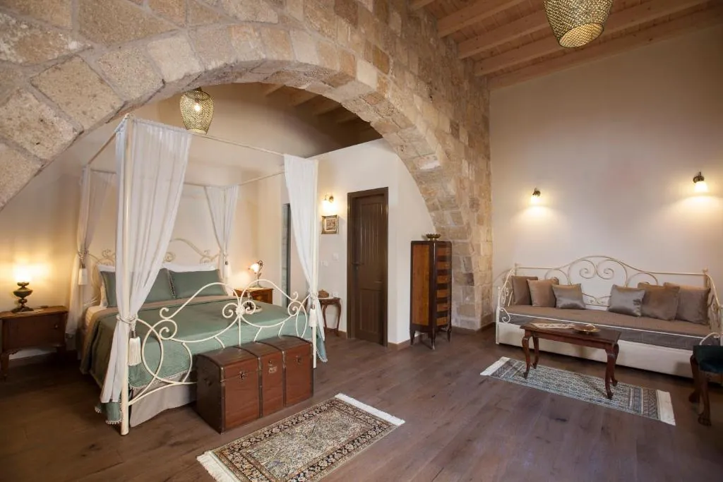 Porolithos Boutique Hotel