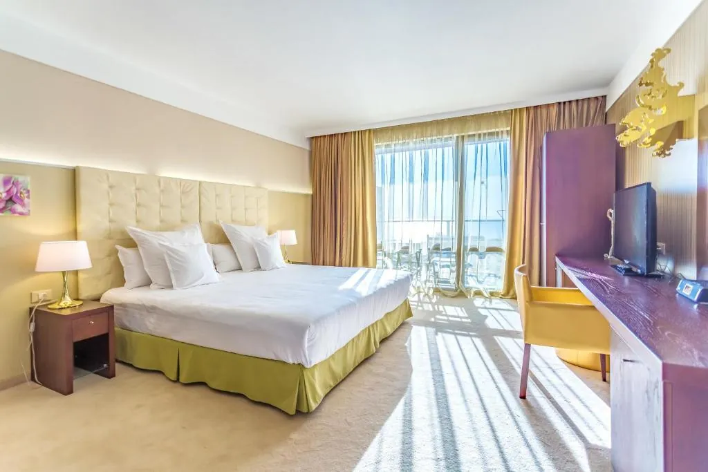 Barcelo Royal Beach