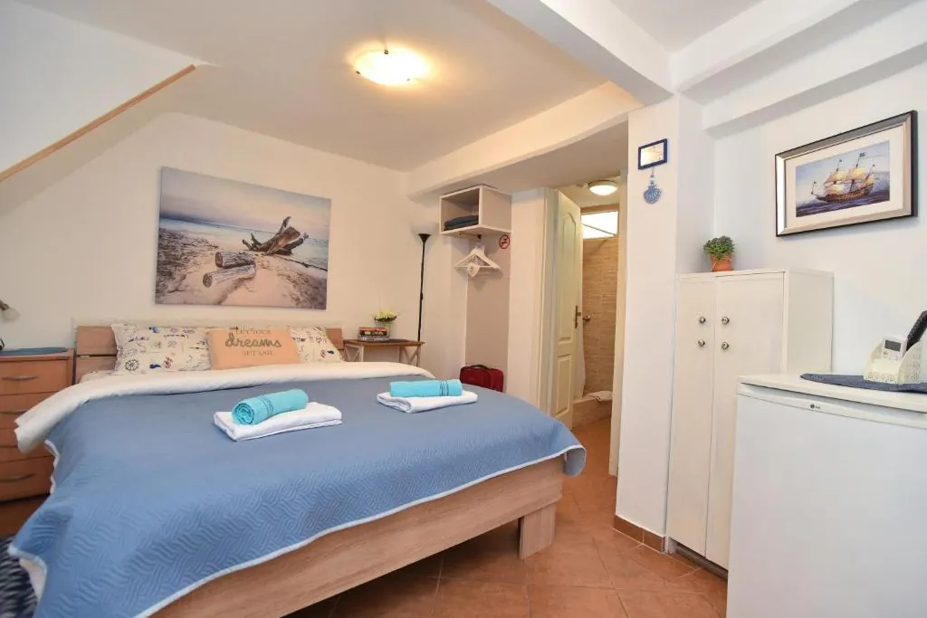 Sailor House