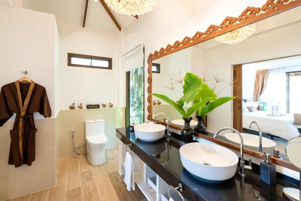 Lanta Palace Beach Resort & Spa