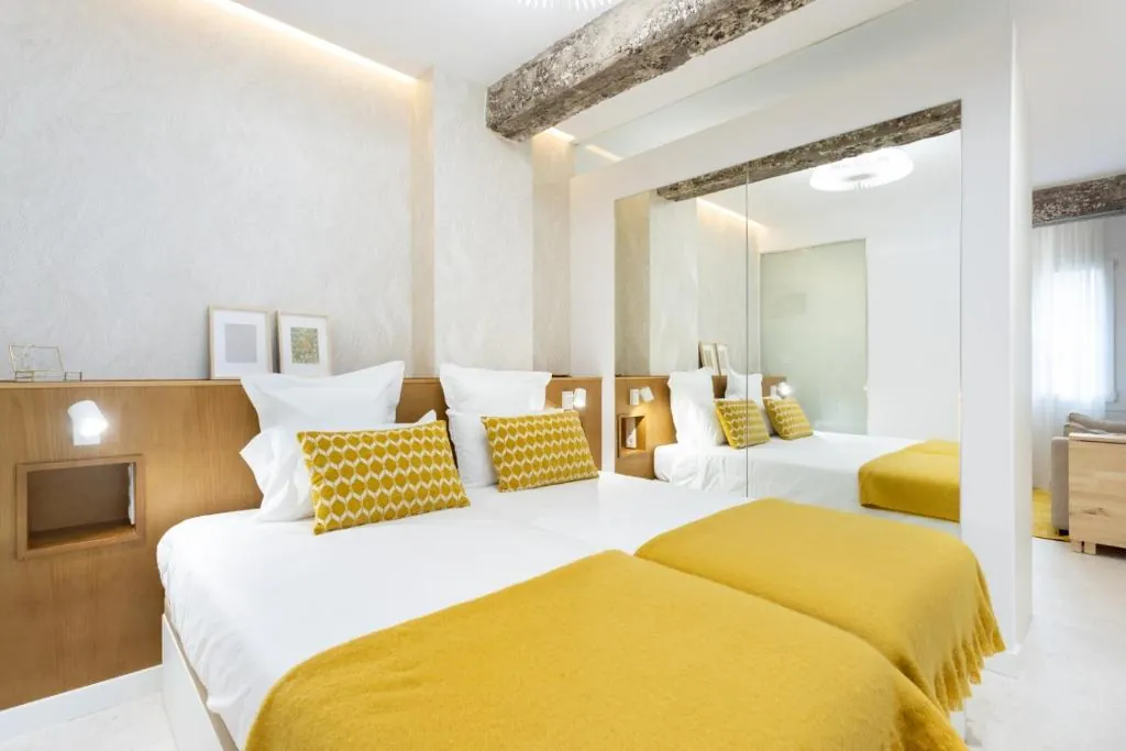 APARTAMENTOS PLAZA DEL CHARCO I