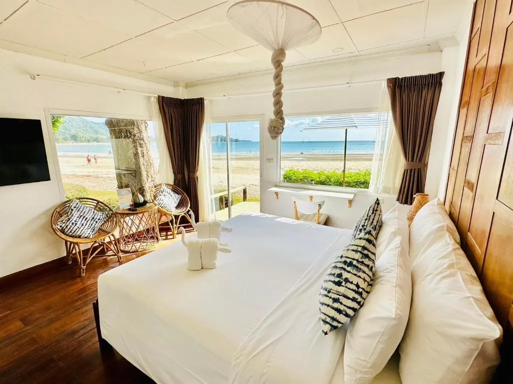 TwinBay Resort