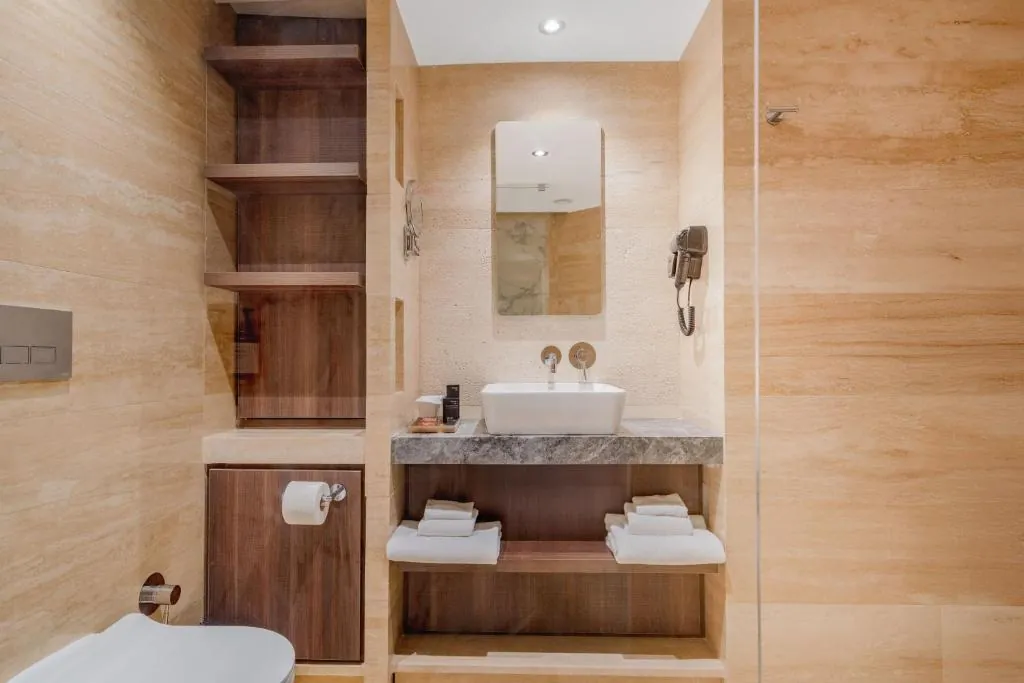 Reef Hotel & Spa
