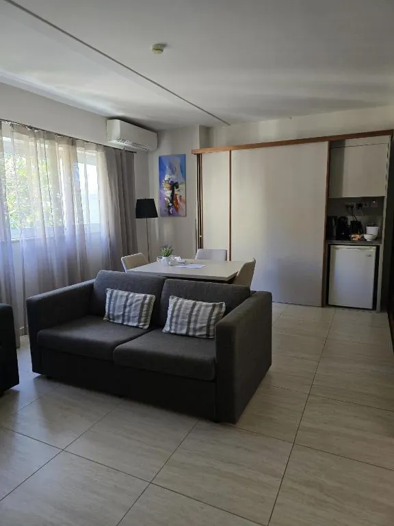 D Townhouse Boutique Suites