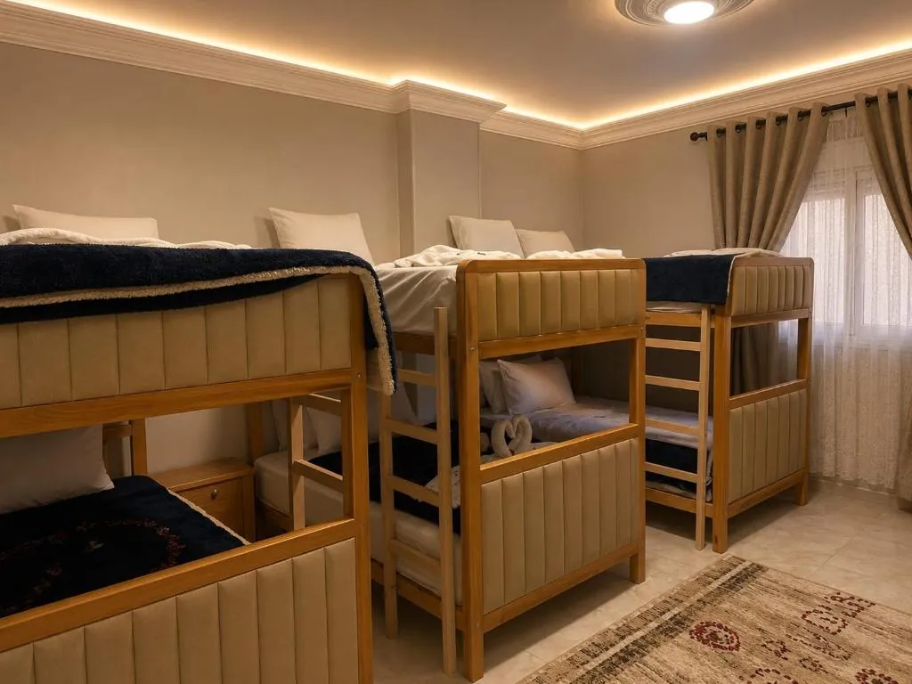 Pyramids Crypt Hotel