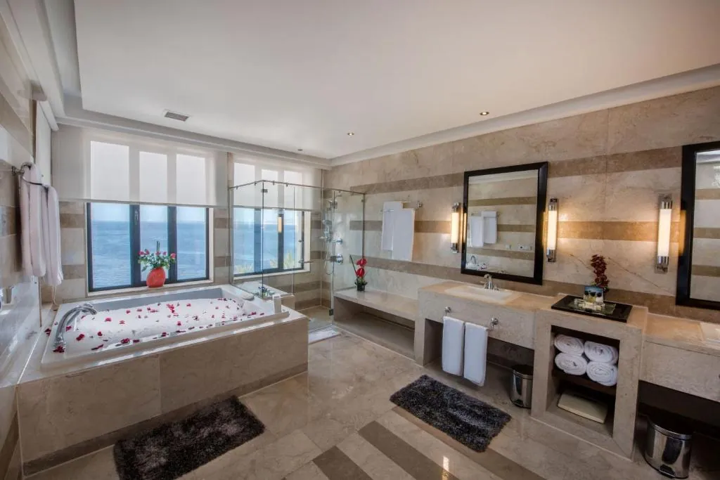 Reef Oasis Blue Bay Resort & Spa
