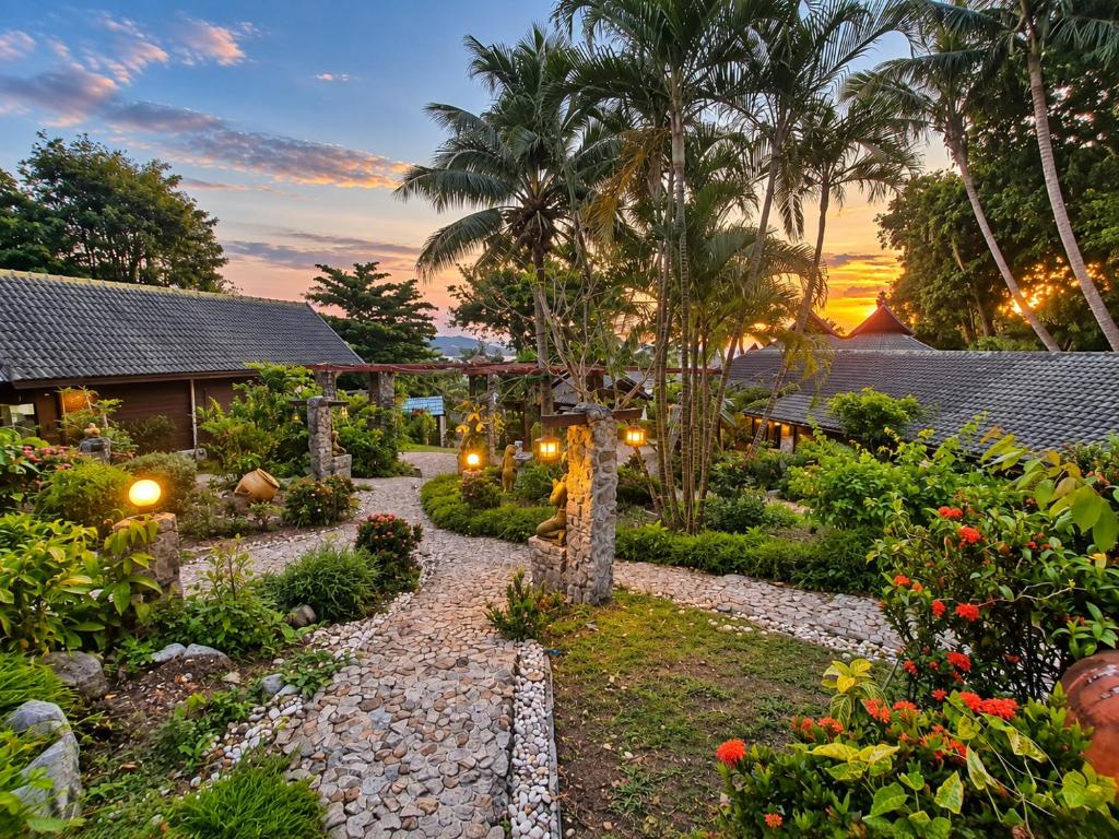 Boomerang Village Resort Kata
